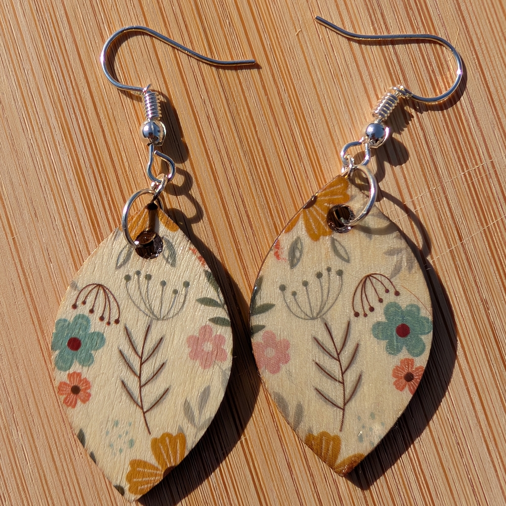 Cream Floral Teardrop Earrings with Vintage Charm